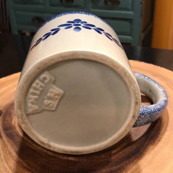 Large Stoneware Mug - Picture 3 of 4